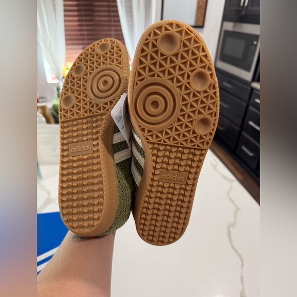 NWT Adidas - Samba OG, Orbit Green & Cream, Size 6.5 - Picture 5 of 6